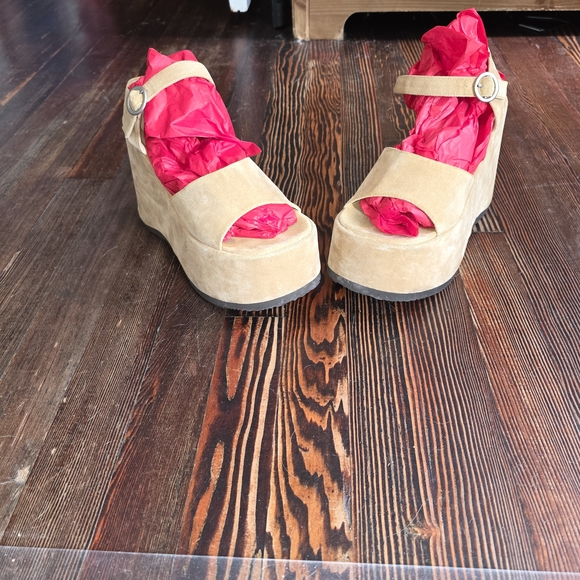 le chateau Beige Suede Platform Wedge Sandals - Picture 7 of 7